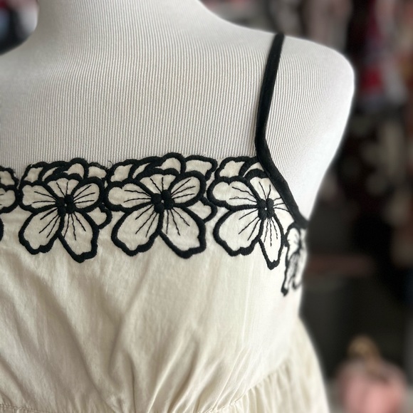 XXI Ivory and Black Floral Appliqué Sundress Small - Picture 2 of 7